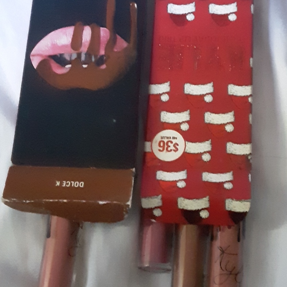 Lip gloss - Picture 3 of 3